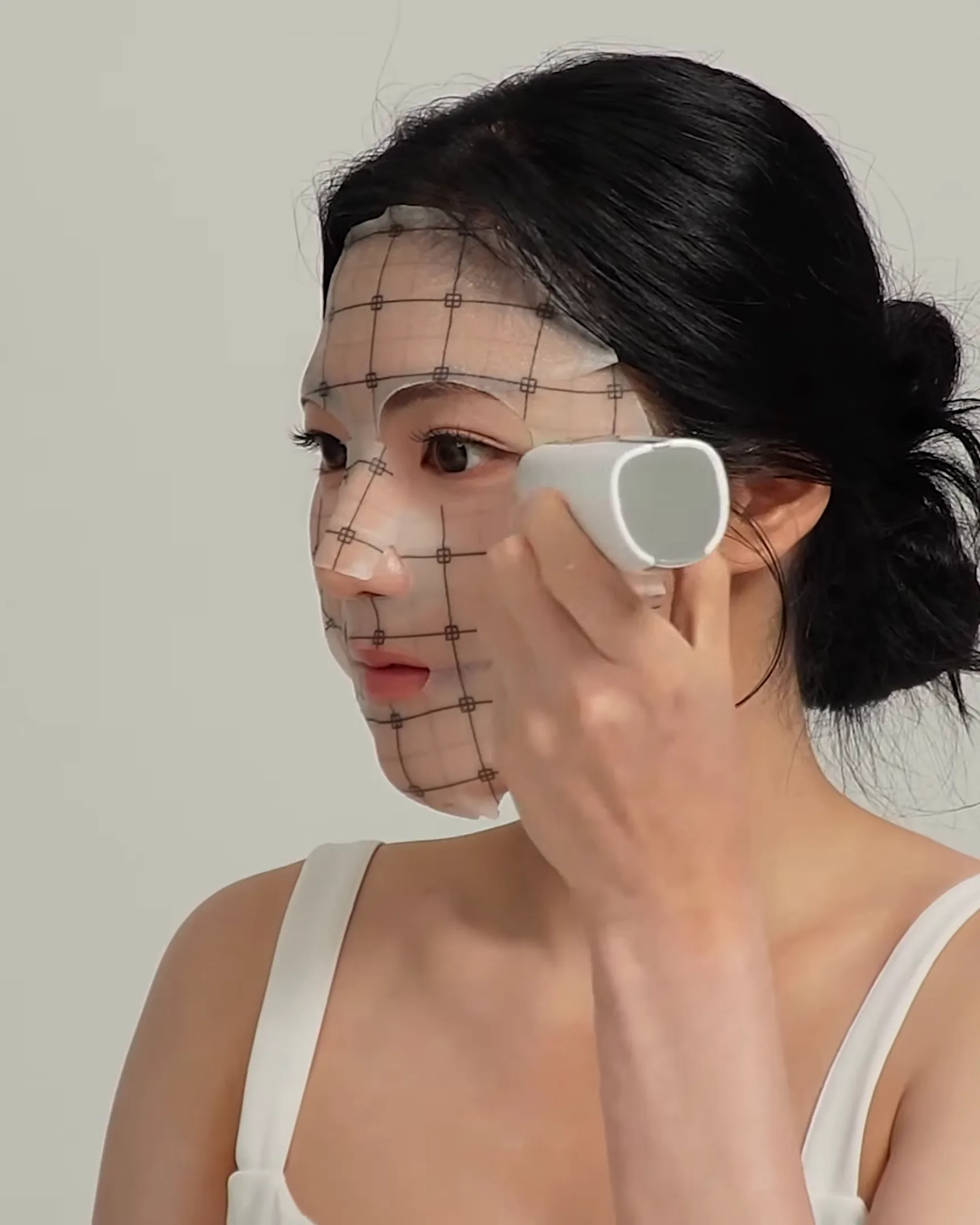 Modo EYE SHOT: cabezal junto al ojo con Grid Mask, perfil 3/4